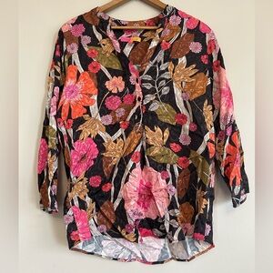 VILAGALLO Francina Floral 3/4 Length Sleeve V-Neck Blouse!